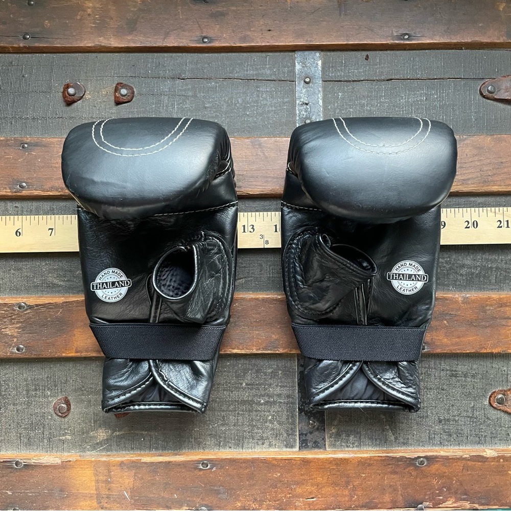 Boon Black Leather Bag Gloves Hand Made in Thailand, Boxing MMA Muay Thai, Small - Picture 5 of 12